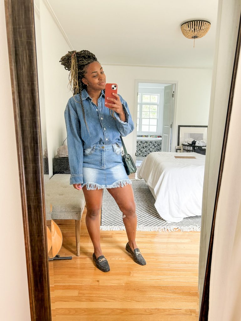 denim mini skirt outfit