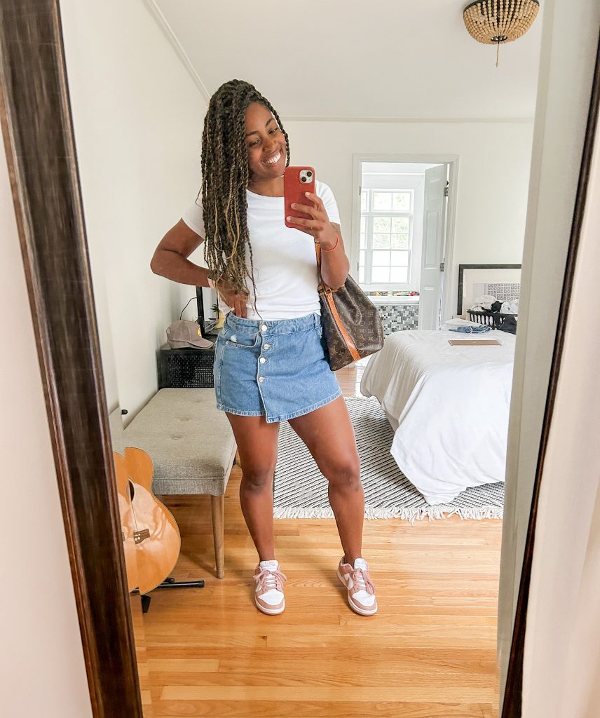 Shoes to wear with jean skirts - short denim skirt outfit ideas