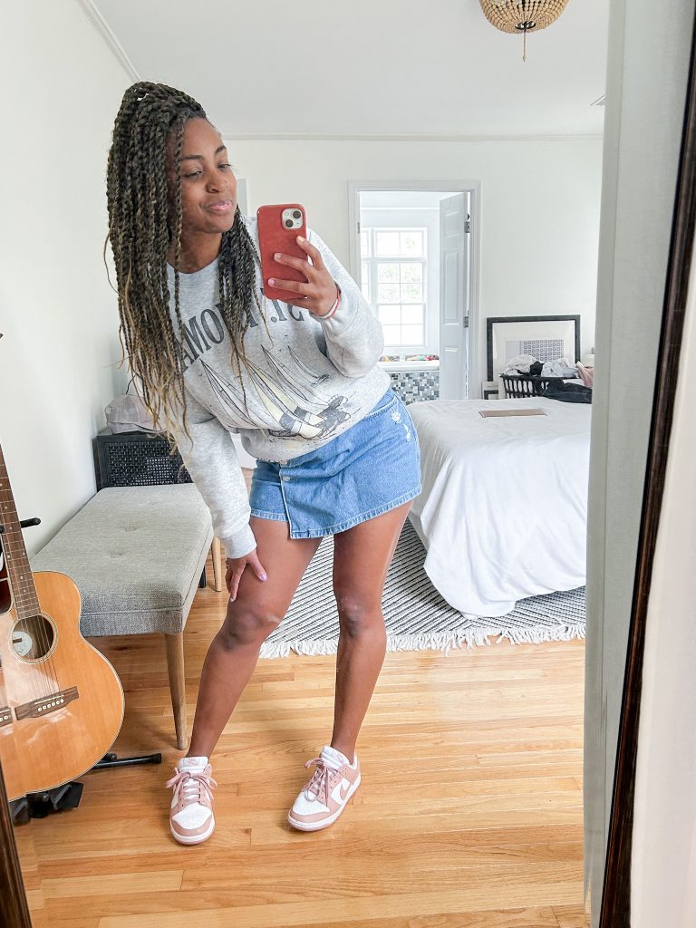 Casual mini skirt outfits