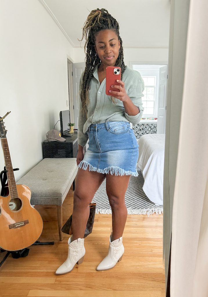 Country concert outfit - Mini Denim Skirt Outfit Ideas